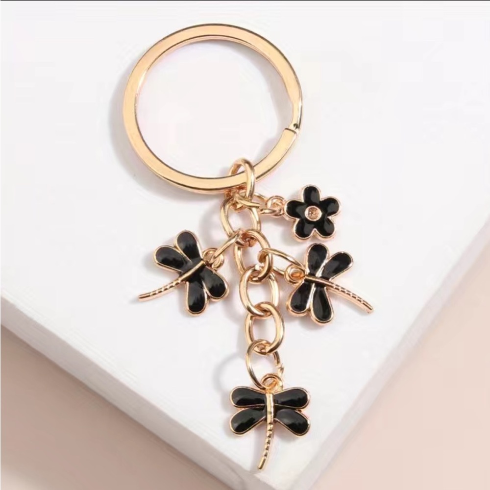 NIP Dragonfly Charm Keychain Accessory - Picture 3 of 3
